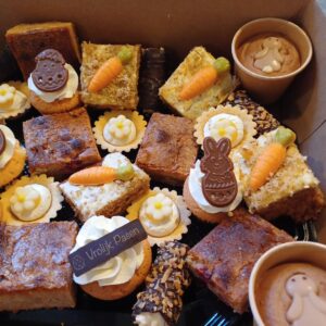 zoete schaal Pasen af te halen op 5 of 6 april tussen 10:30 - 11:30